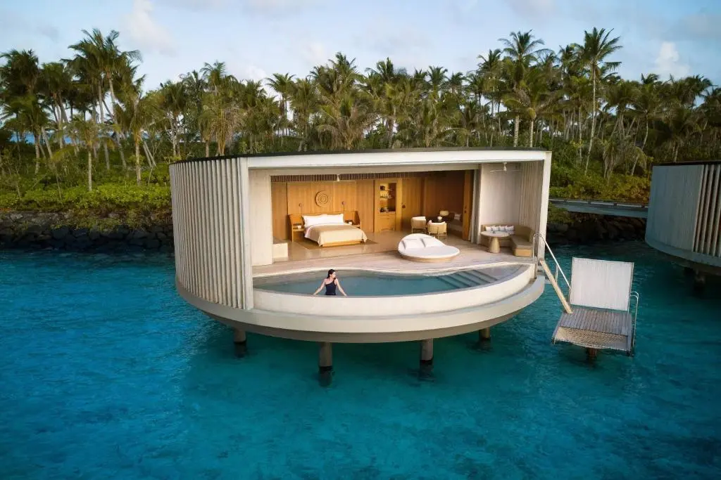 Maldives hotel on water - The Ritz Carlton Maldives, Fari Islands